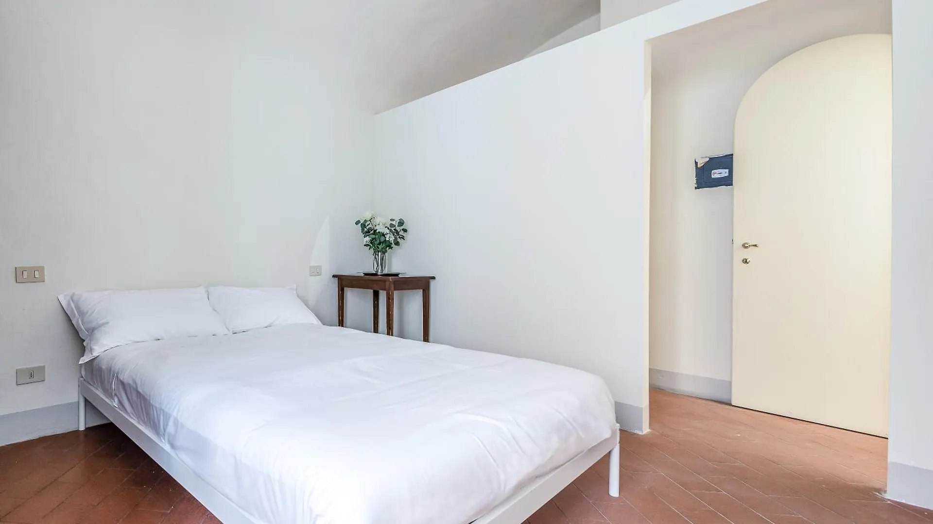 Hostly-Maison Le Vettovaglie-Historical Center Pisa Apartment
