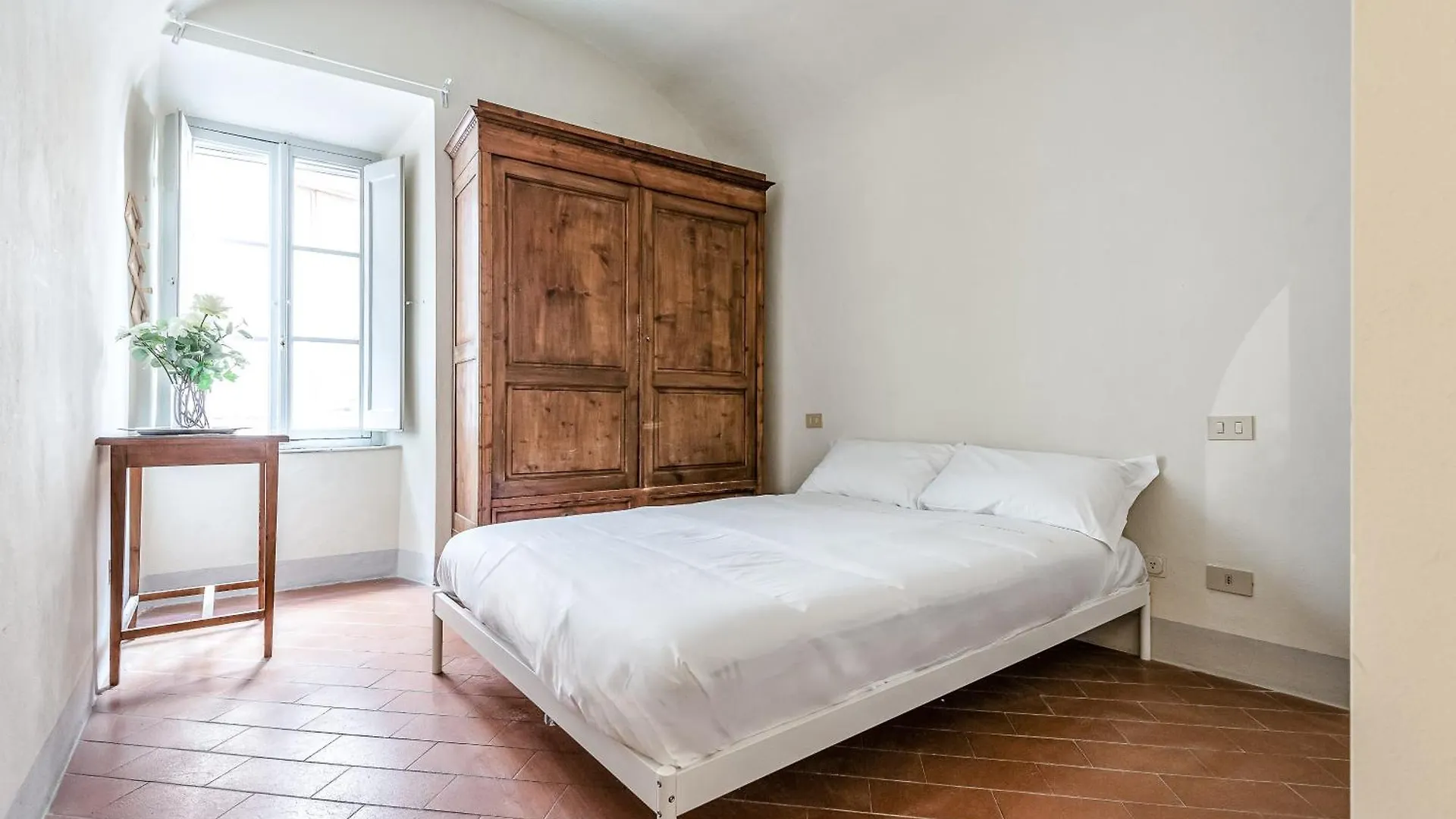 Apartment Hostly-Maison Le Vettovaglie-Historical Center Pisa