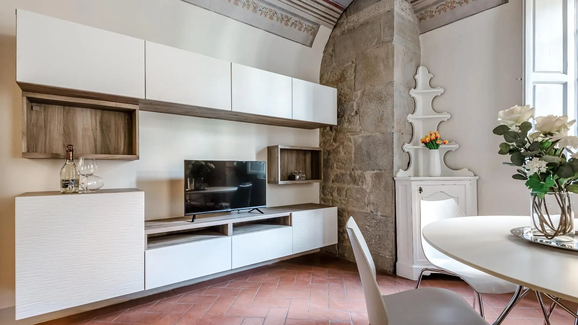 Hostly-Maison Le Vettovaglie-Historical Center Pisa